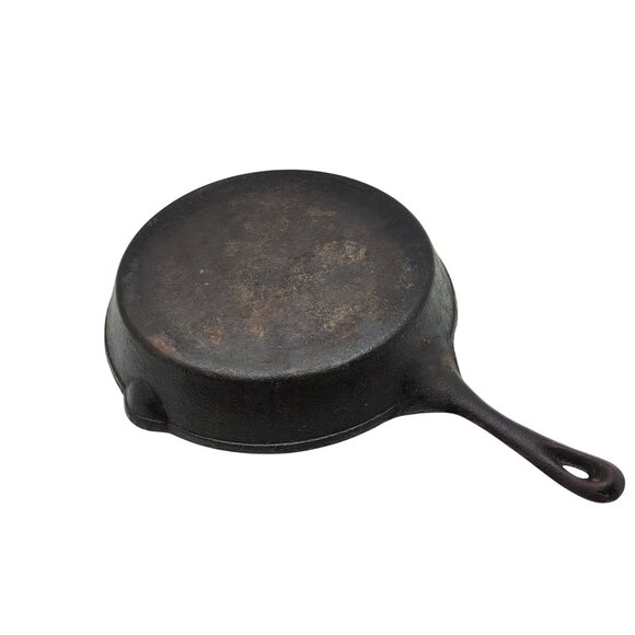 Vintage Cast Iron Handled 11.5" Deep Seasoned Frying Pan - Picture 4 of 4
